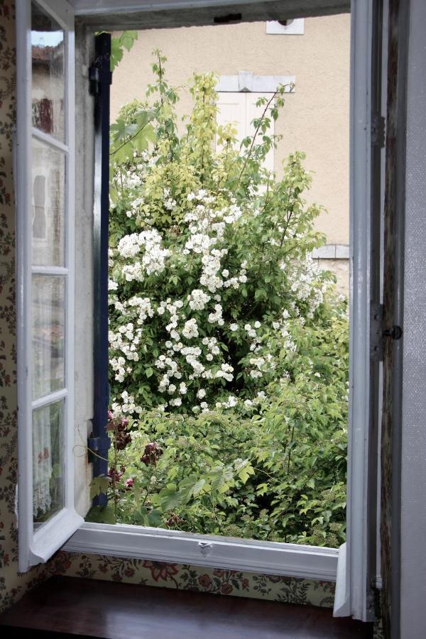 Grange Bleuet Bed & Breakfast Aubeterre-sur-Dronne Exterior photo